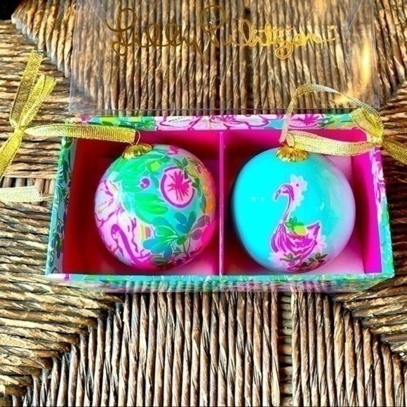 ✨💖 Lilly Pulitzer Seafoam Green and Flamingo Pink Ornament Set 💖 - Picture 2 of 12